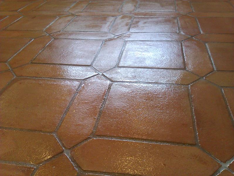 Detalle de solado en barro natural